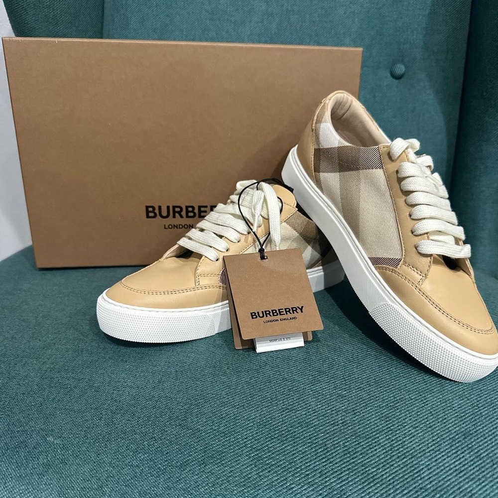 NWT Burberry Shoes